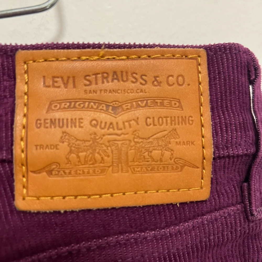 NWT LEVI’S Women Corduroy Burgundy Pants - Picture 4 of 12